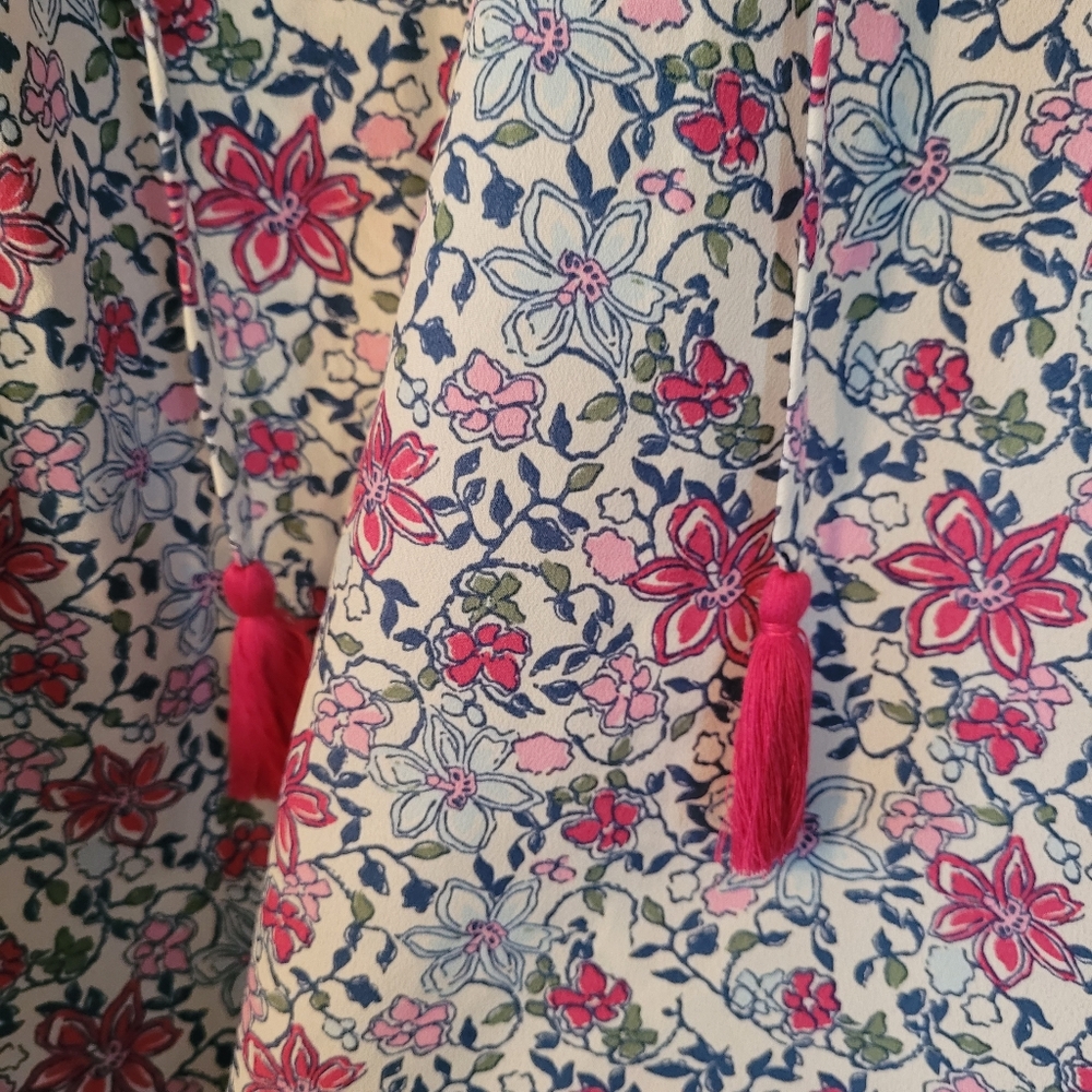 Vineyard Vines ruffled floral top - XS.         D15 - Picture 4 of 7